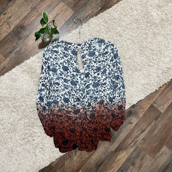 Gimmicks by BKE Vintage-Inspired Boho Cottagecore Floral Ombre Peasant Blouse - Picture 7 of 7